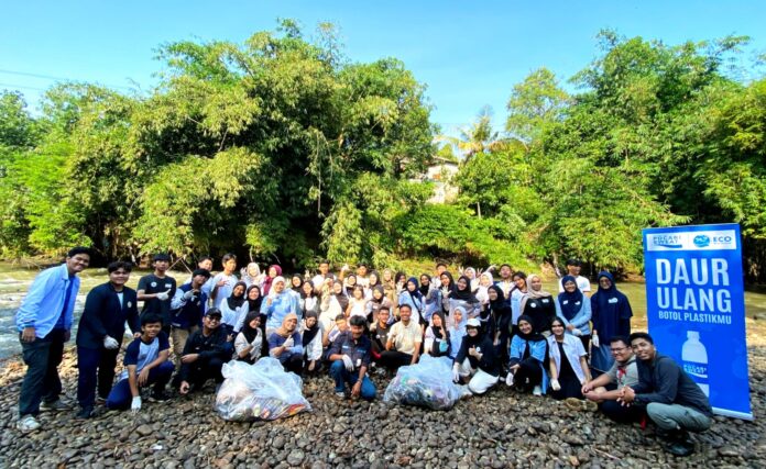 Anak Muda Beraksi! Menjaga Ciliwung Lewat Program Teens Go Green Berkelana