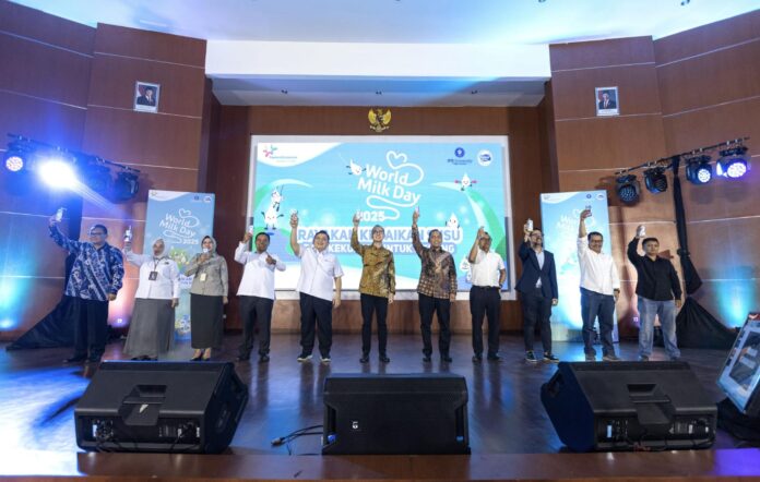 Frisian Flag Indonesia dan IPB Ajak Generasi Muda Dukung Peternakan Sapi Perah Modern di Hari Susu Sedunia