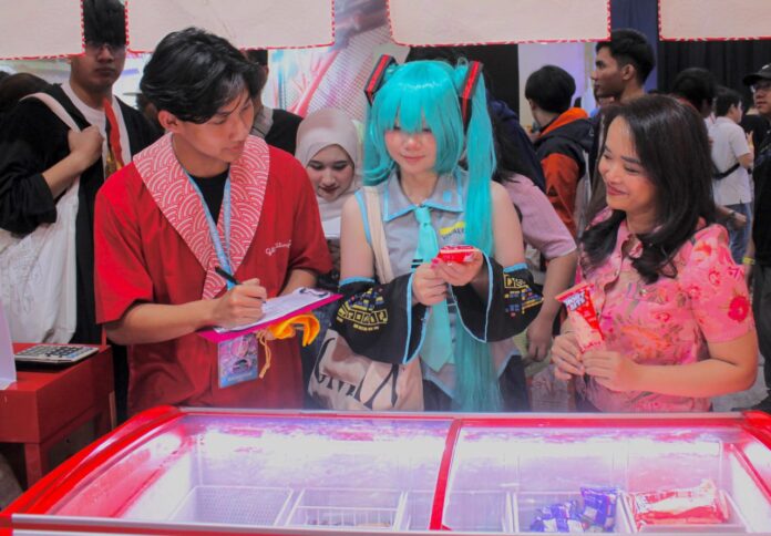 Glico WINGS Bagi-Bagi Ribuan Es Krim Jepang Frostbite Yakoo di Anime Festival Asia Indonesia 2025