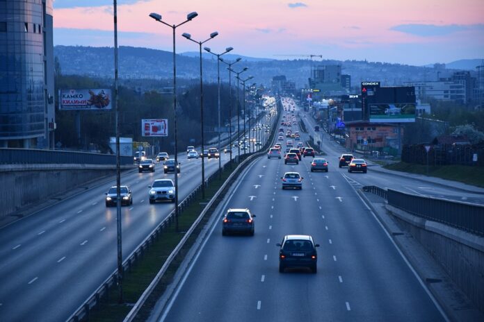 Pentingnya Mematuhi Batas Kecepatan di Jalan Tol untuk Keselamatan Bersama