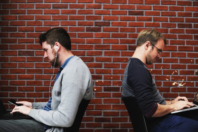 Saatnya Rehat dari Layar demi Kesehatan Mental, Solusinya Digital Detox