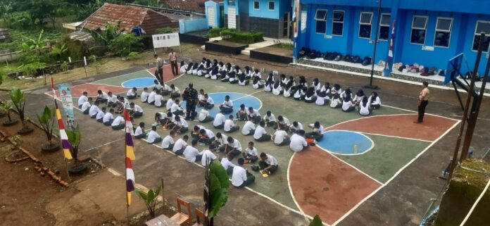 Pelajar Tangguh, Bangsa Kuat: Triwijaya Hadirkan MPLS dengan Semangat Nasionalisme