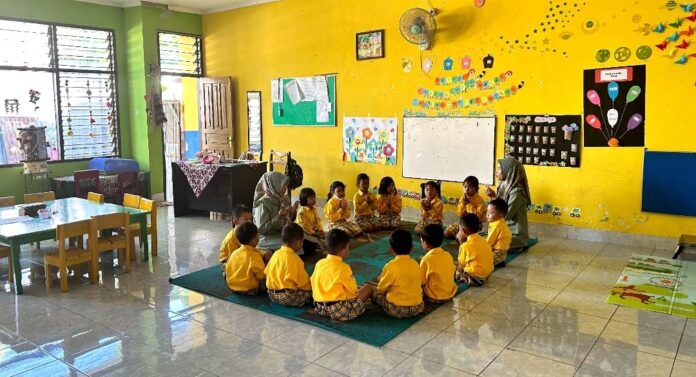 Penguatan Kompetensi Guru PAUD dan SD melalui Peningkatan Kualifikasi S-1/D-4