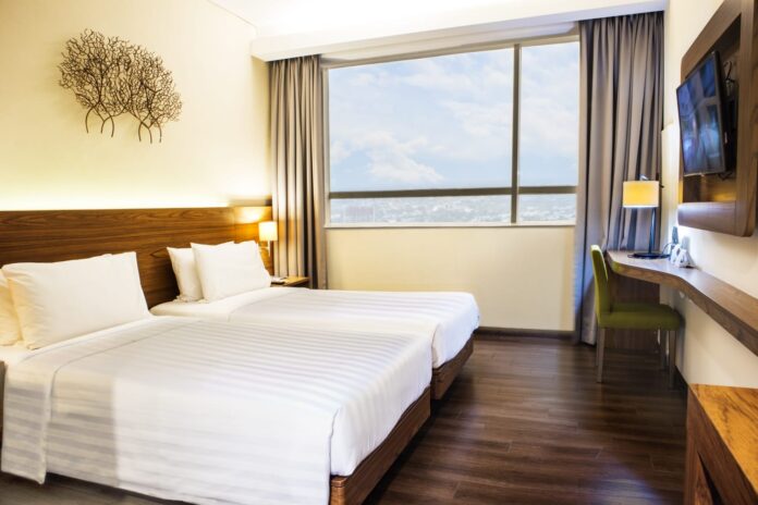 Promo Merdeka Intiwhiz: Staycation Seru dan Hemat