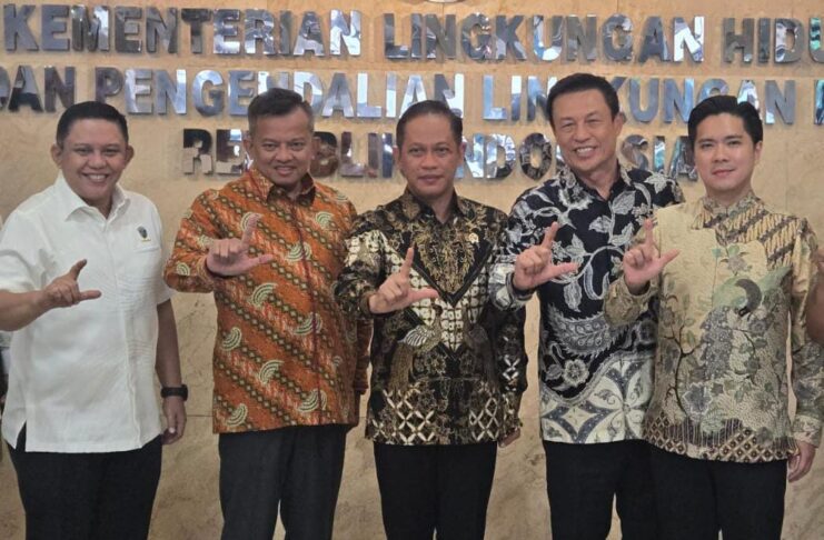 Belasan Usaha Wisata di Puncak Bogor Dicabut Plang Segelnya oleh KLH