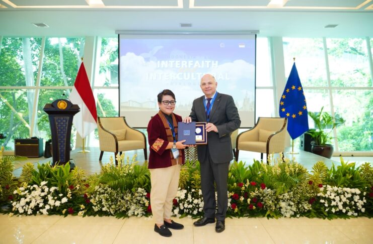 Indonesia–Uni Eropa Perbarui Dialog Lintas Agama dan Budaya untuk Dorong Toleransi dan Kesetaraan Indonesia–EU Interfaith and Intercultural Dialogue 2025 Indonesia–Uni Eropa Perbarui Dialog Lintas Agama dan Budaya untuk Dorong Toleransi dan Kesetaraan
