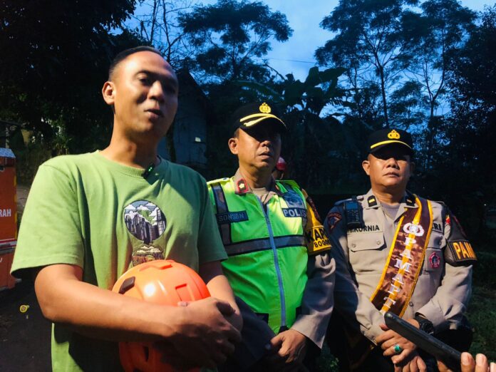 Dua Anak Selamat dari Longsor di Mulyaharja, Bogor Selatan