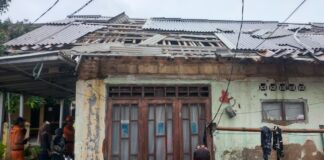 Hujan Lebat dan Angin Kencang Rusak Lima Rumah di Bogor Utara Hujan Lebat dan Angin Kencang Rusak Lima Rumah di Bogor Utara