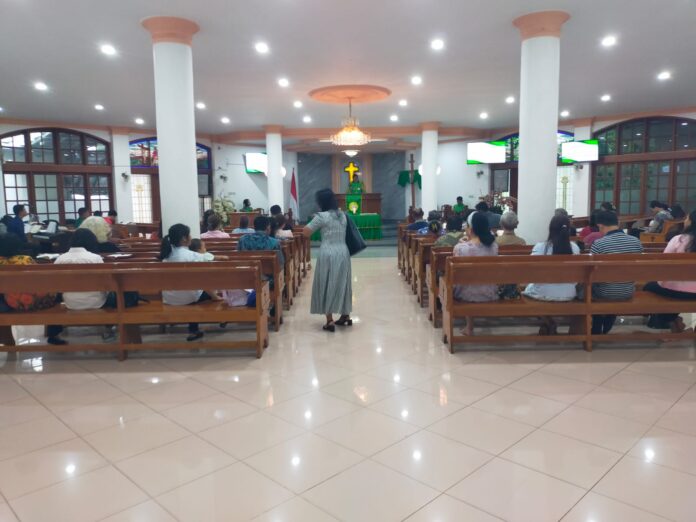 Bhabinkamtibmas Polsek Megamendung Laksanakan Pengamanan Ibadah di Gereja Yakobus Rasul