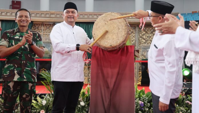 Bupati Bogor Rudy Susmanto Resmikan Pameran 75 Artefak Nabi Muhammad SAW di Pakansari Bupati Bogor Rudy Susmanto Resmikan Pameran 75 Artefak Nabi Muhammad SAW di Pakansari