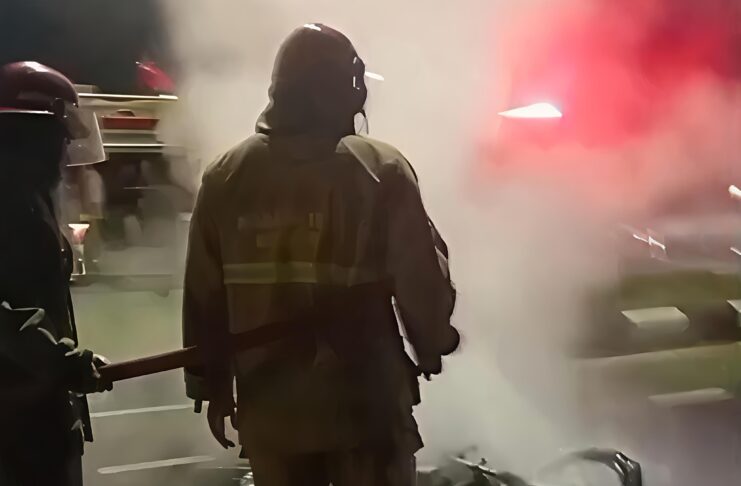 Motor Yamaha RX-King Terbakar Usai Tabrak Ambulans di Lingkar Stadion Pakansari Cibinong Motor Yamaha RX-King Terbakar Usai Tabrak Ambulans di Lingkar Stadion Pakansari Cibinong