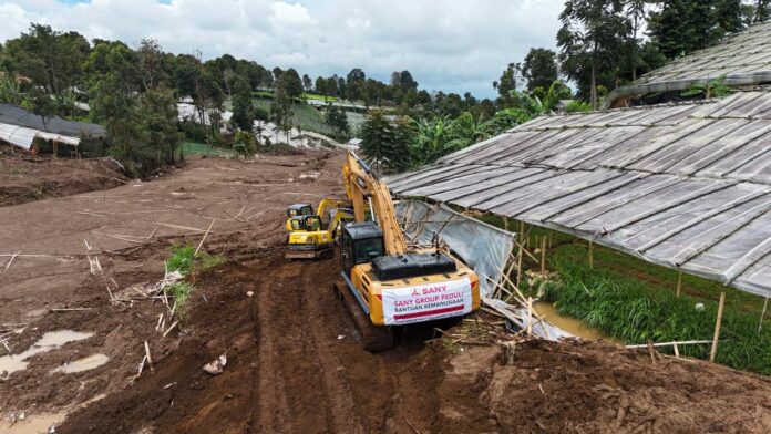 SANY Siapkan Empat Ekskavator untuk Bantu Evakuasi Korban Bencana Cisarua