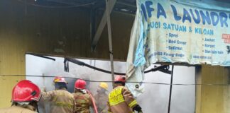 Kebakaran Toko Laundry di Parung Bogor Akibat Kebocoran Gas, Damkar Padamkan Api dalam 1 Jam Kebakaran Toko Laundry di Parung Bogor Akibat Kebocoran Gas, Damkar Padamkan Api dalam 1 Jam