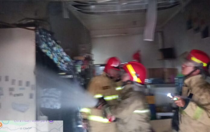 Kebakaran Rumah di Jonggol Berhasil Dipadamkan Damkar, Diduga Akibat Korsleting Listrik