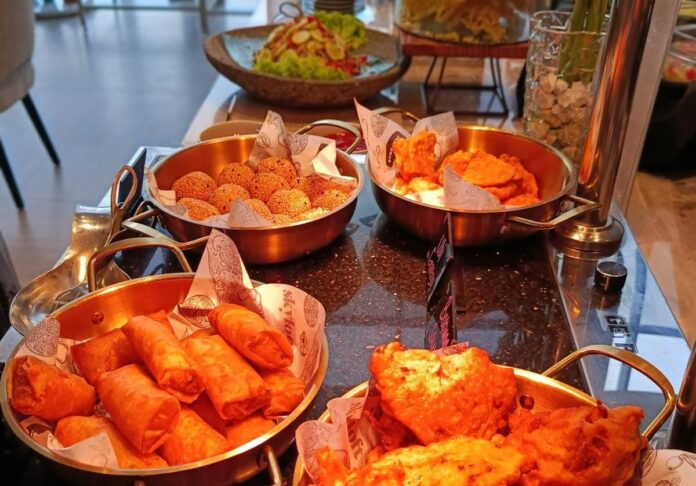 Tempat Bukber Estetik di Thamrin: SKYLOFT all seasons Sajikan Menu Nusantara hingga Timur Tengah