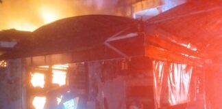 Kebakaran Home Industri Konveksi di Ciomas Bogor, Damkar Padamkan Api dalam 1 Jam Kebakaran Home Industri Konveksi di Ciomas Bogor, Damkar Padamkan Api dalam 1 Jam