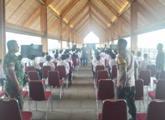 Sambang Warga, Bhabinkamtibmas Megamendung Pastikan Rekrutmen Kerja Aman dan Kondusif Sambang Warga, Bhabinkamtibmas Megamendung Pastikan Rekrutmen Kerja Aman dan Kondusif