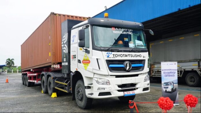 Kolaborasi KALISTA–Nusatama Perkuat Transisi Logistik Hijau Nasional Truk Kontainer EV Uji Coba KALISTA & Toyota Tsusho