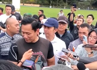 AHY Ngabuburit di Bogor Naik Vespa, Main Basket hingga Soroti Infrastruktur AHY Ngabuburit di Bogor Naik Vespa, Main Basket hingga Soroti Infrastruktur