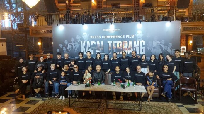 Film Kapal Terbang Angkat Tragedi Woyla 1981, Oka Antara Akui Isunya Sensitif Oka Antara Bintangi Film Kapal Terbang, Ungkap Tantangan Angkat Tragedi Woyla
