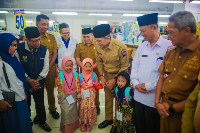 Hangatnya Ramadan di Bogor, Anak Yatim Belanja Baju Baru Bersama Wali Kota