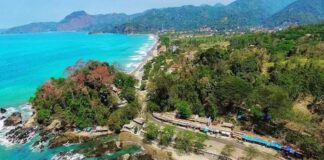Pantai Palabuhanratu Diserbu Wisatawan, Ombak Tinggi Jadi Perhatian Pantai Palabuhanratu Diserbu Wisatawan, Ombak Tinggi Jadi Perhatian
