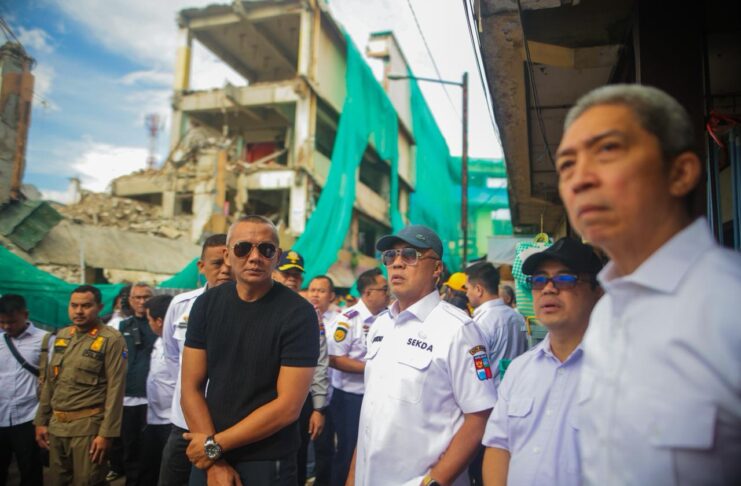 PKL Jalan Roda hingga Lawang Seketeng Akan Ditertibkan Pasca Lebaran PKL Jalan Roda hingga Lawang Seketeng Akan Ditertibkan Pasca Lebaran