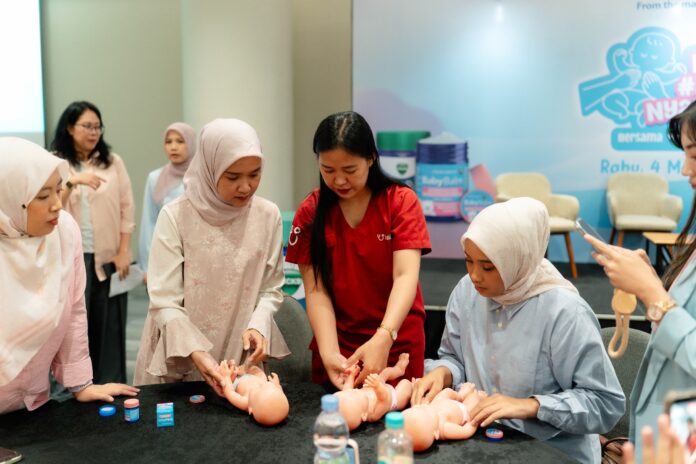 Sentuhan Lembut untuk Si Kecil, Vicks Baby Balm Hadir Bantu Bayi Lebih Nyaman