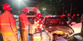 Mobil Terbakar di Jalan Raya Jakarta–Bogor, Damkar Kabupaten Bogor Bergerak Cepat Padamkan Api Mobil Terbakar di Jalan Raya Jakarta–Bogor, Damkar Kabupaten Bogor Bergerak Cepat Padamkan Api