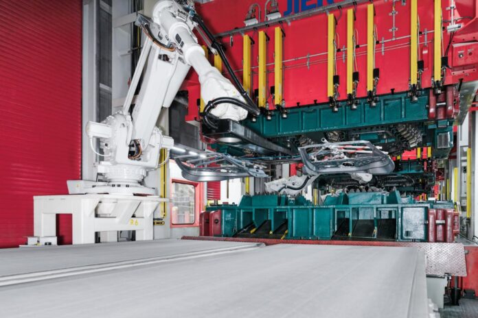 Inovasi Leapmotor, Baterai Mobil Listrik Kini Menyatu dengan Rangka