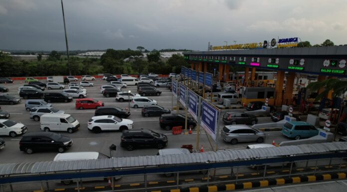 MLFF Jadi Solusi Macet Gerbang Tol Saat Mudik, Tak Perlu Lagi Tap E-Toll MLFF Jadi Solusi Macet Gerbang Tol Saat Mudik, Tak Perlu Lagi Tap E-Toll