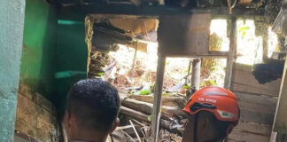 Angin Kencang di Cigombong Bogor, Satu Rumah Warga Ambruk Angin Kencang di Cigombong Bogor, Satu Rumah Warga Ambruk