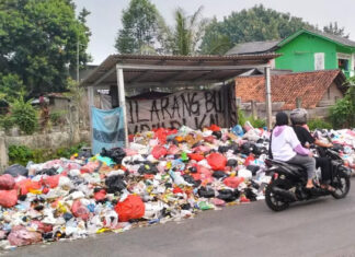 Tumpukan Sampah di Bogor Selatan Dikeluhkan Warga, Sudah Sepekan Tak Diangkut Tumpukan Sampah di Bogor Selatan Dikeluhkan Warga, Sudah Sepekan Tak Diangkut