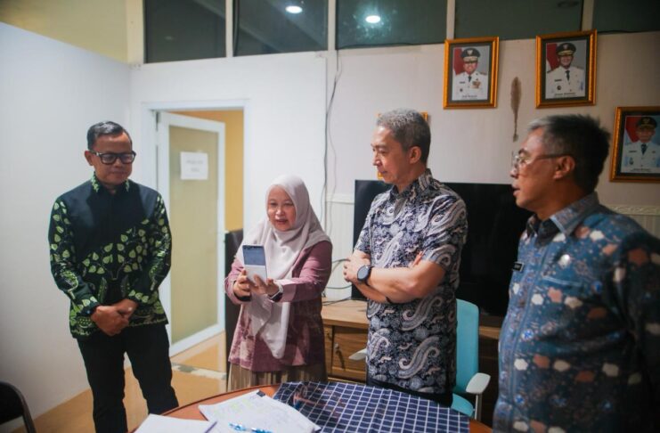 Bima Arya Tinjau WFH ASN Kota Bogor, Sistem Digital Dinilai Efisien dan Transparan Bima Arya Tinjau WFH ASN Kota Bogor, Sistem Digital Dinilai Efisien dan Transparan