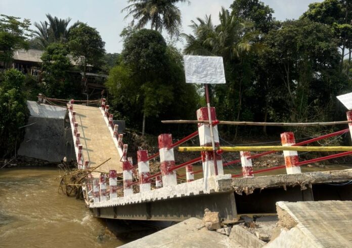 Dampak Hujan Deras, Jembatan di Rumpin Bogor Ambruk, Wabup Gerak Cepat