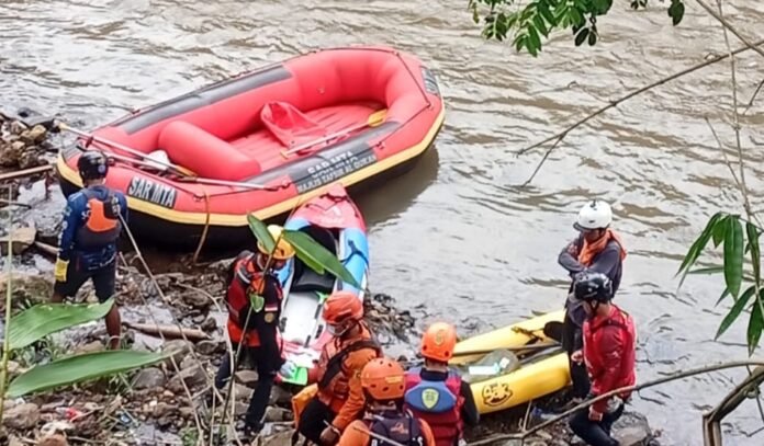 Hari Kelima Pencarian, Lansia Hanyut di Bogor Ditemukan di Tepi Sungai Ciliwung