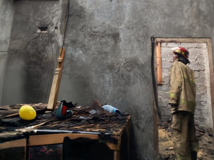 Satu Unit Rumah di Jonggol Terbakar Akibat Korsleting Listrik, Api Berhasil Dipadamkan