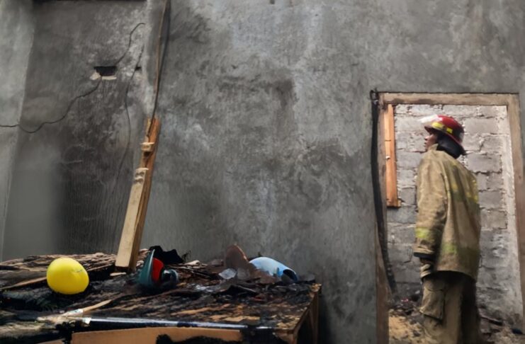 Satu Unit Rumah di Jonggol Terbakar Akibat Korsleting Listrik, Api Berhasil Dipadamkan Satu Unit Rumah di Jonggol Terbakar Akibat Korsleting Listrik, Api Berhasil Dipadamkan