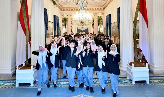 Intip Antusiasme Pelajar Ikuti Program Istana untuk Siswa Intip Antusiasme Pelajar Ikuti Program Istana untuk Siswa