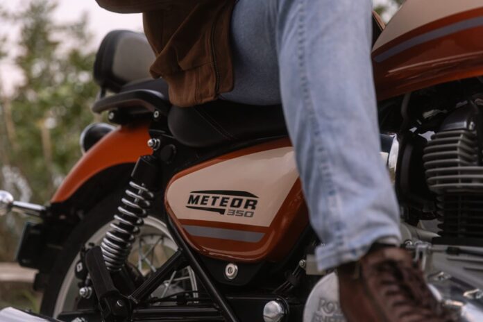 Royal Enfield Hadirkan Edisi Spesial Meteor 350 Sundowner Orange di Indonesia