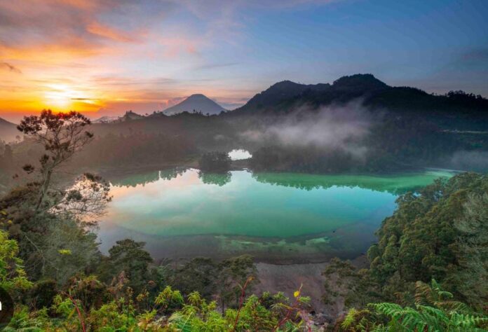 Telaga Warna Bogor, Wisata Legendaris Sejak Zaman Belanda