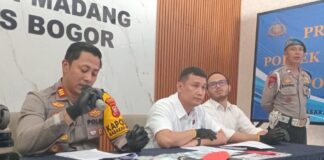 4 dari 12 Pelaku Komplotan Curas dengan Modus Keuntungan Besar Investasi Ditangkap Polsek Babakan Madang 4 dari 12 Pelaku Komplotan Curas dengan Modus Keuntungan Besar Investasi Ditangkap Polsek Babakan Madang