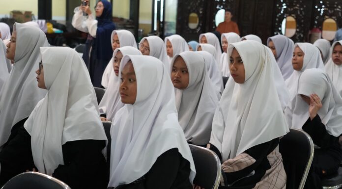 Fakta Mengejutkan tentang Menstruasi Remaja di Indonesia Fakta Mengejutkan tentang Menstruasi Remaja di Indonesia