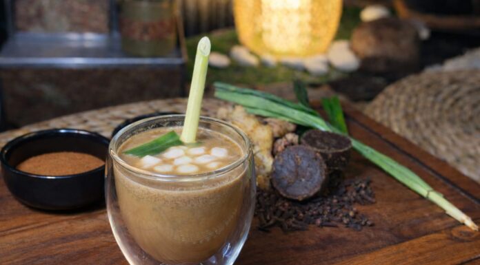 Bukan Kebaya atau Surat, Ini Cara Unik Kenang Kartini yang Jarang Diketahui Aston Simatupang Sajikan Minuman Favorit Kartini