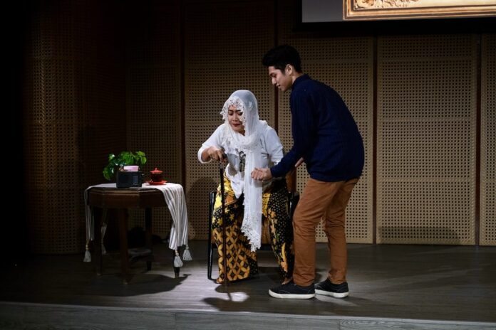 Putri Ayudya Tampil Solo, “Dapur Sumur Tutur” Sentil Tradisi dan Peran Perempuan