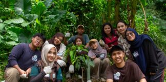 Dari Sampah ke Harapan: Kolaborasi TGGI dan HMNS Gerakkan Anak Muda Selamatkan Ciliwung Aksi Hari Bumi 2026 di Depok: 100 Anak Muda Bersihkan Ciliwung Dari Sampah ke Harapan: Kolaborasi TGGI dan HMNS Gerakkan Anak Muda Selamatkan Ciliwung