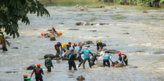 Dari Musik ke Aksi Lingkungan, Sunset di Kebun Bersihkan Ciliwung di Kebun Raya Bogor Dari Musik ke Aksi Lingkungan, Sunset di Kebun Bersihkan Ciliwung di Kebun Raya Bogor