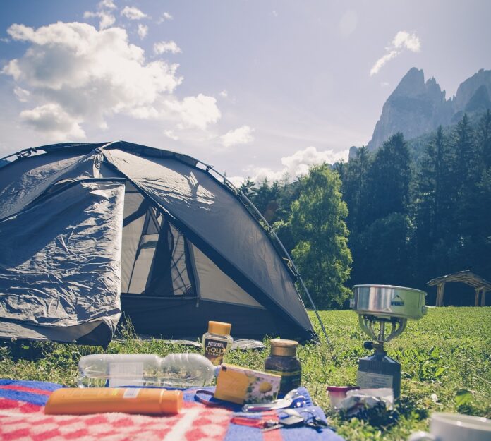 10 Tips Camping untuk Pemula, Dijamin Aman dan Menyenangkan 10 Tips Camping untuk Pemula, Dijamin Aman dan Menyenangkan