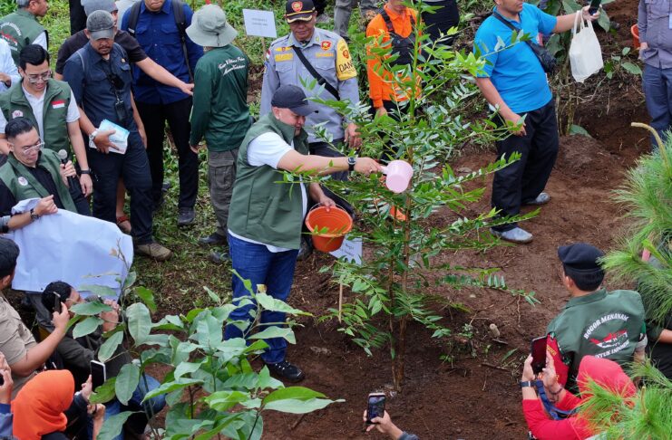 Kabupaten Bogor Percepat Pembangunan Hutan Kota, Sudah Tertanam 45 Ribu Pohon dalam 4 Bulan Kabupaten Bogor Percepat Pembangunan Hutan Kota, Sudah Tertanam 45 Ribu Pohon dalam 4 Bulan