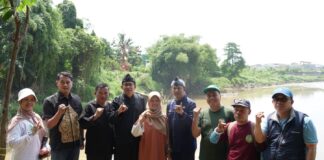 Aksi Bersama Warga dan DLH Bogor Jaga Ekosistem Sungai Cileungsi Aksi Bersama Warga dan DLH Bogor Jaga Ekosistem Sungai Cileungsi